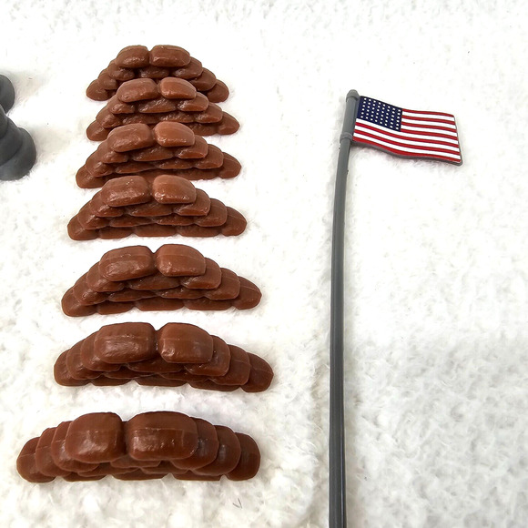 BMC Soldiers Terrain Lot of 40 Tan Green WWII w Fences Terrain from Iwo Jima Set - Picture 4 of 16